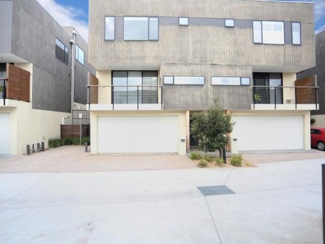 House for rent in Keilor East, Victoria