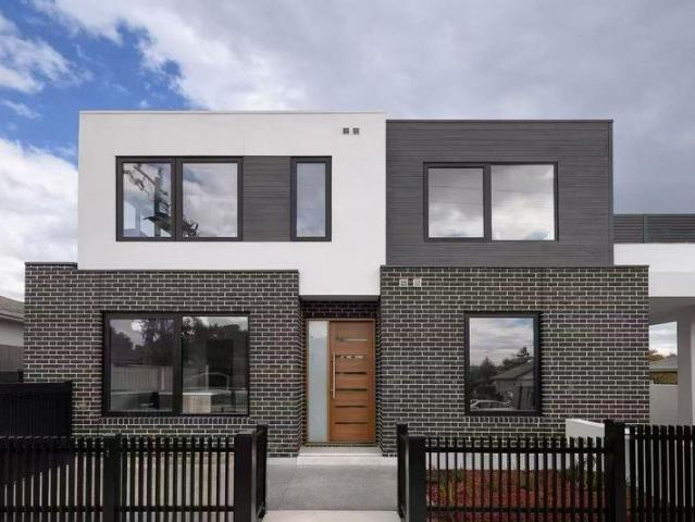 Townhouse for sale in Camerons Creek, Victoria