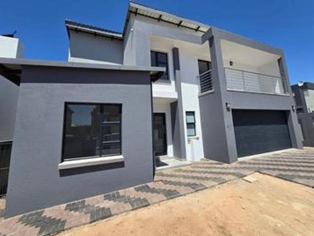 House for sale in Waterkloof, Gauteng
