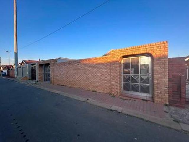 House for sale in Soweto, City of Johannesburg Metropolitan Municipality