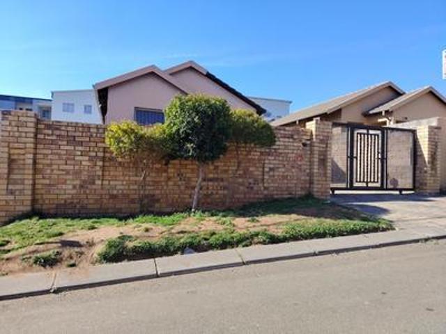 House for sale in Nooitgedacht, Gauteng