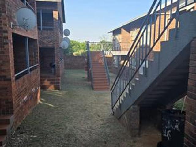 Townhouse for sale in Vosloorus, Gauteng