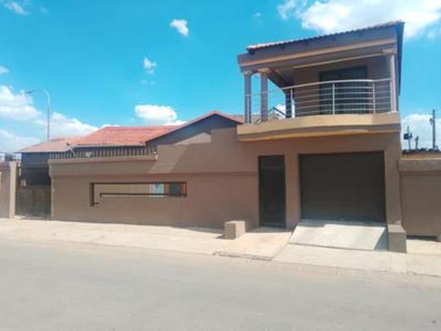 House for sale in Diepkloof, Gauteng