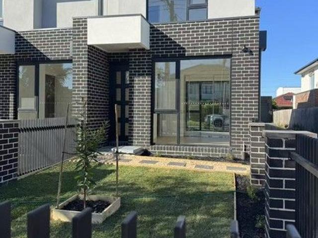 Townhouse for sale in Clayton, Victoria