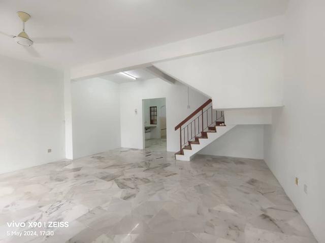 Terraced House for sale in Seri Kembangan, Majlis Bandaraya Subang Jaya