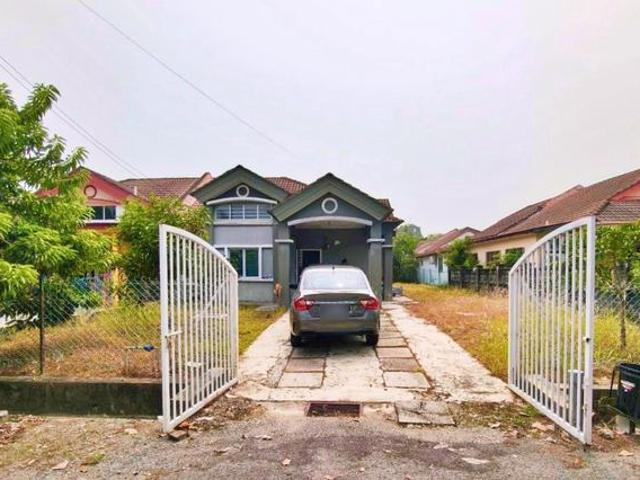 Residential House for sale in Sungai Pelek, Sepang