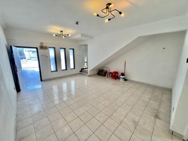 Terraced House for sale in Seri Kembangan, Majlis Bandaraya Subang Jaya