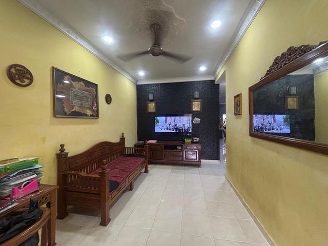 Terraced House for sale in Gedong