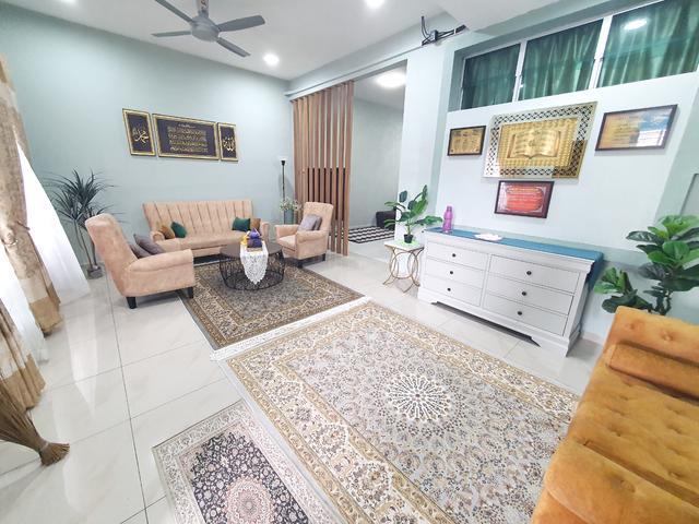 Terraced House for sale in Malaka
