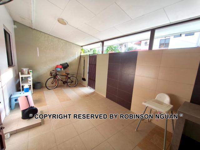 Terraced House for sale in Malaka