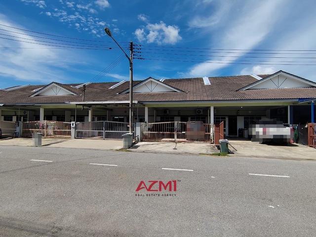 Terraced House for sale in Long Miri