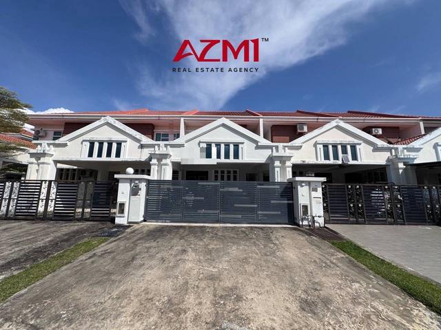 Terraced House for sale in Long Miri