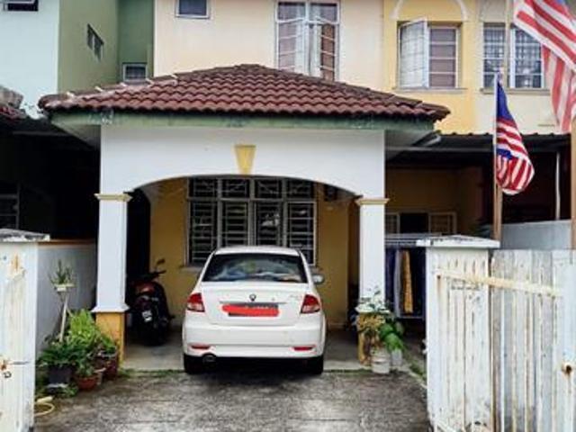Terraced House for sale in Malaka