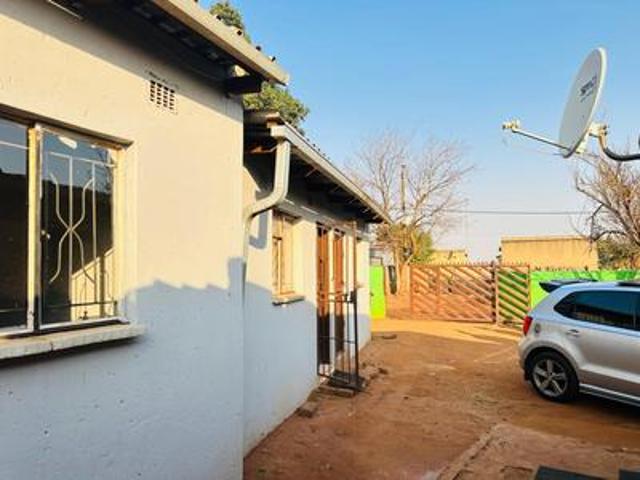 House for sale in Katlehong
