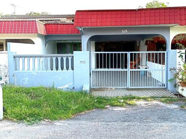 Terraced House for sale in Malaka