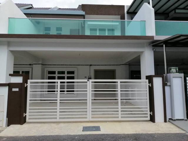 Terraced House for sale in Malaka