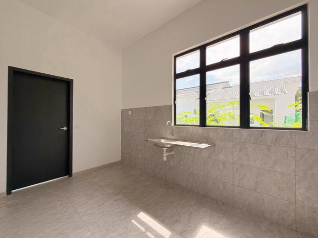 Terraced House for sale in Malaka