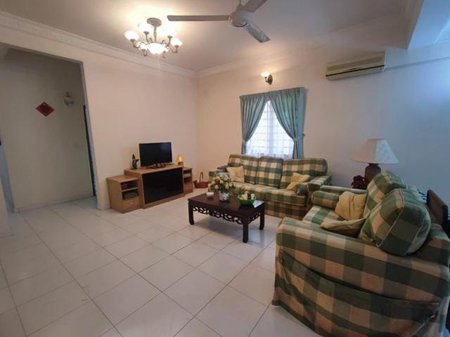 Terraced House for sale in Malaka