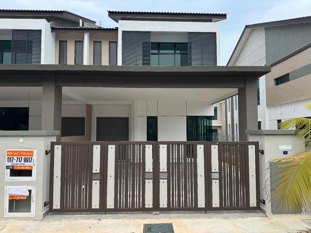 Terraced House for sale in Malaka