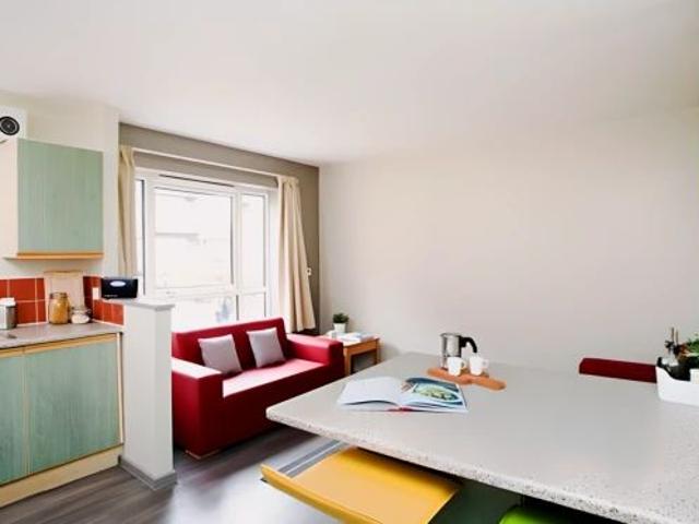 Room for rent in Calderstones