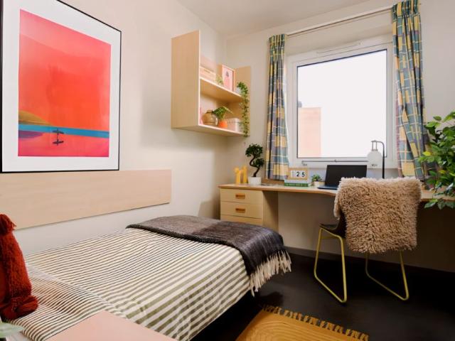 Room for rent in Calderstones