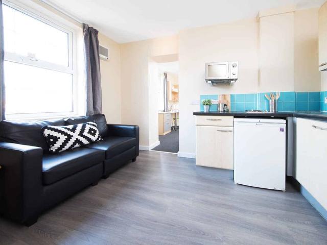 Studio for rent in Calderstones