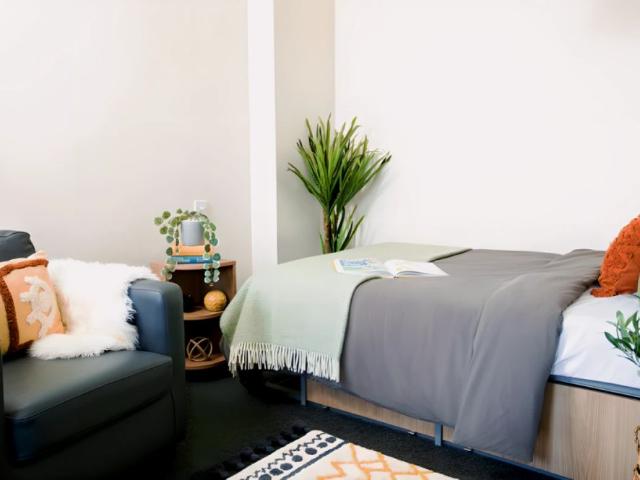 Studio for rent in Hale Village, Tottenham Hale