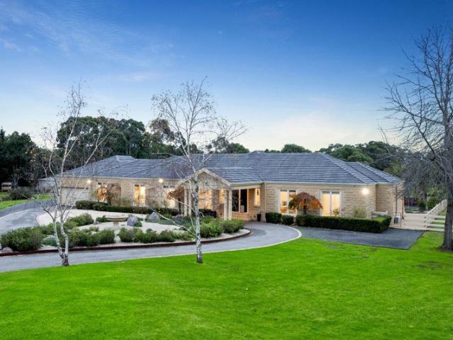 Cottage for sale in Camerons Creek, Victoria