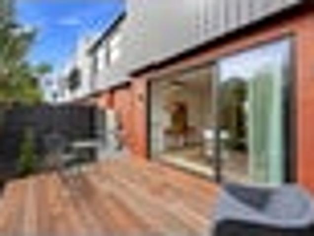 Townhouse for sale in Saint Albans, Linwood-Central-Heathcote Community