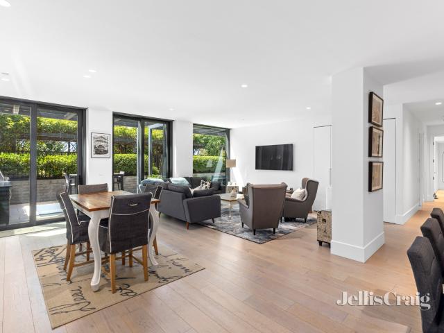Apartment for rent in East Melbourne