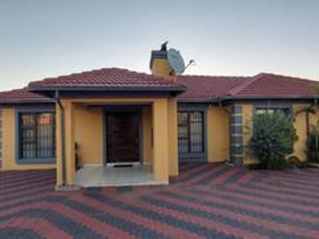 House for sale in Akasia, Gauteng