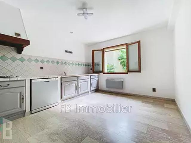 Appartement location à Lotissement Les Amandiers, Eyguières