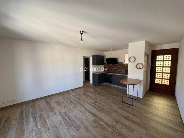 Appartement location à Lotissement Le Mont Menu, Eyguières