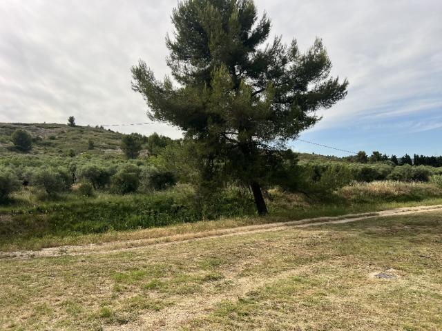 Terrain vente à Aix-en-Provence, Eyguières