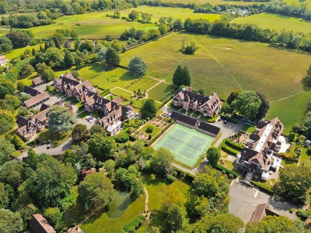 Apartment for rent in Red Hill, Surrey