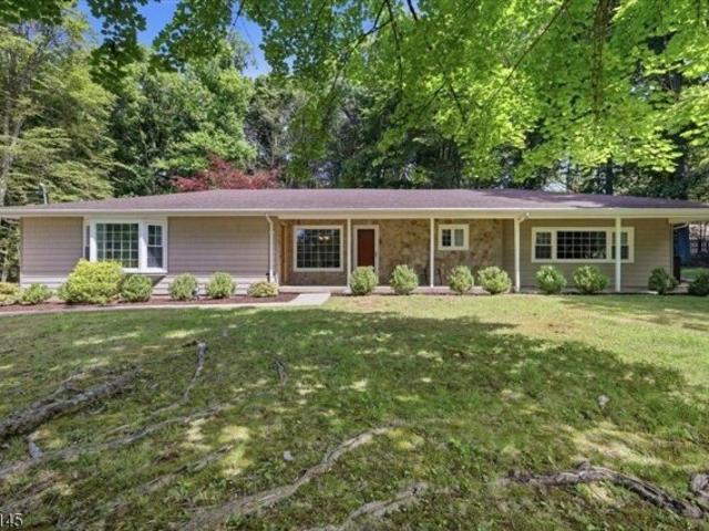 House for sale in Whitegate Estates, Roxbury Township