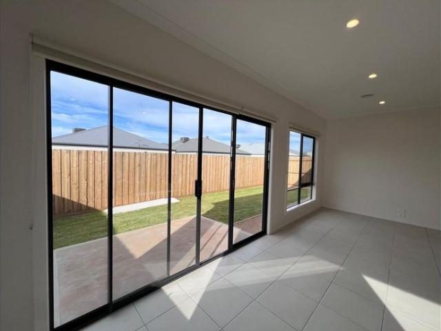 House for rent in Eynesbury, Melbourne