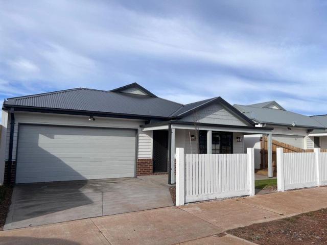 House for rent in Eynesbury, Melbourne