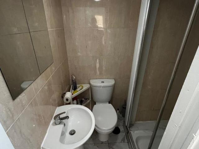 Studio for rent in Shepherd's Bush, Greater London