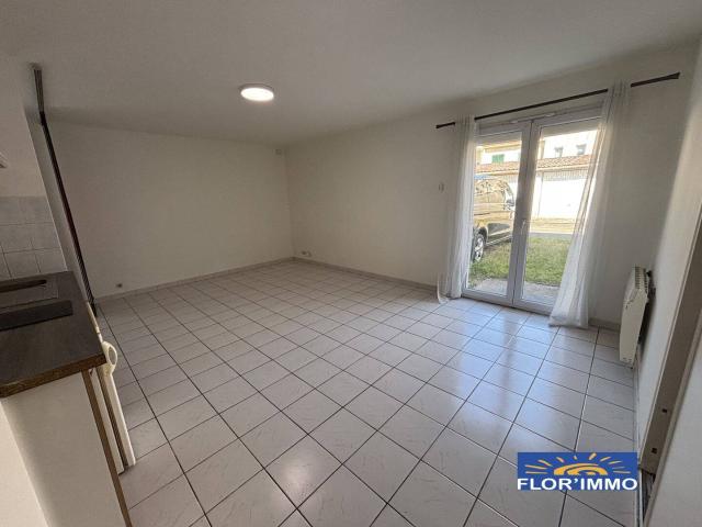 Studio location à Sainte-Geneviève-des-Bois, Essonne