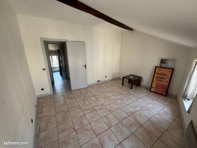 Appartement vente à La Ville-du-Bois, Essonne