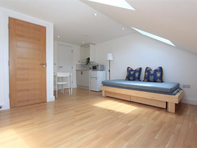 Studio for rent in Harlesden, Greater London