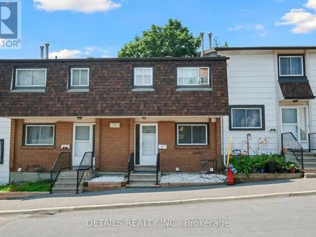 Townhouse for sale in Ottawa