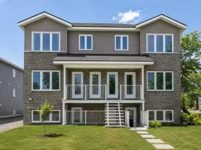 Apartment for rent in Les Jardins-de-napierville, Quebec