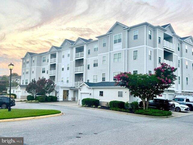 Condo for sale in California, Maryland