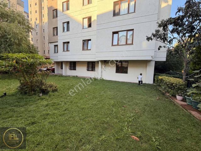 Ümraniye, İstanbul içerisinde kiralık mülk
