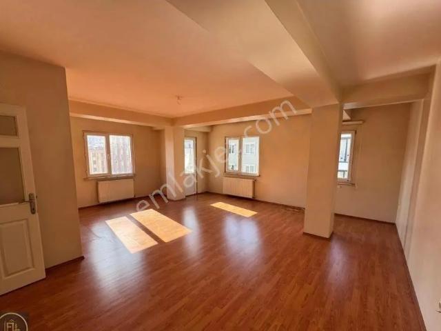 Ümraniye, İstanbul içerisinde kiralık mülk