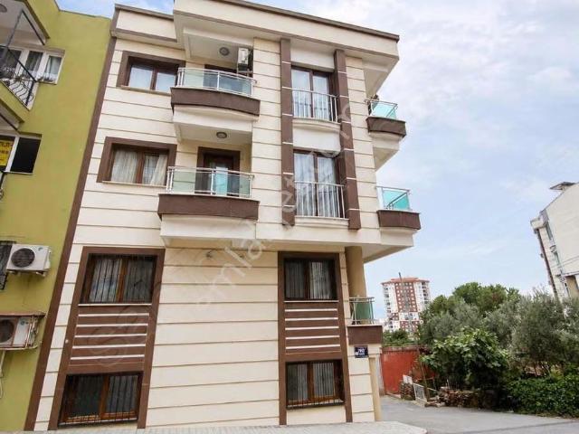 Bayrakli, İzmir içerisinde kiralık mülk