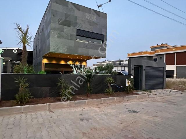 Menderes, İzmir içerisinde satılık Villa