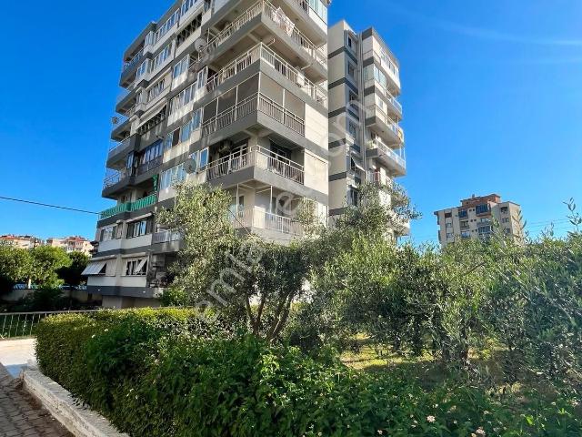 Bayrakli, İzmir içerisinde satılık mülk